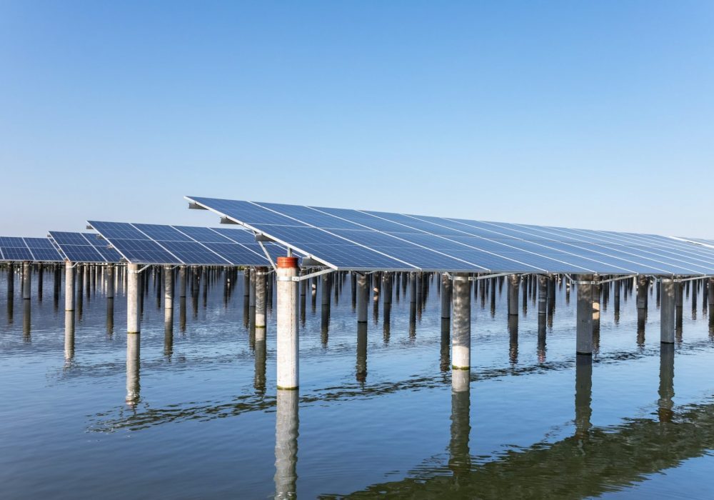 rows-of-solar-panels-on-the-water-e1641315759823-piizhni38n0fa27o8geb9x8iwwt8ed66fcaxk1tcgo